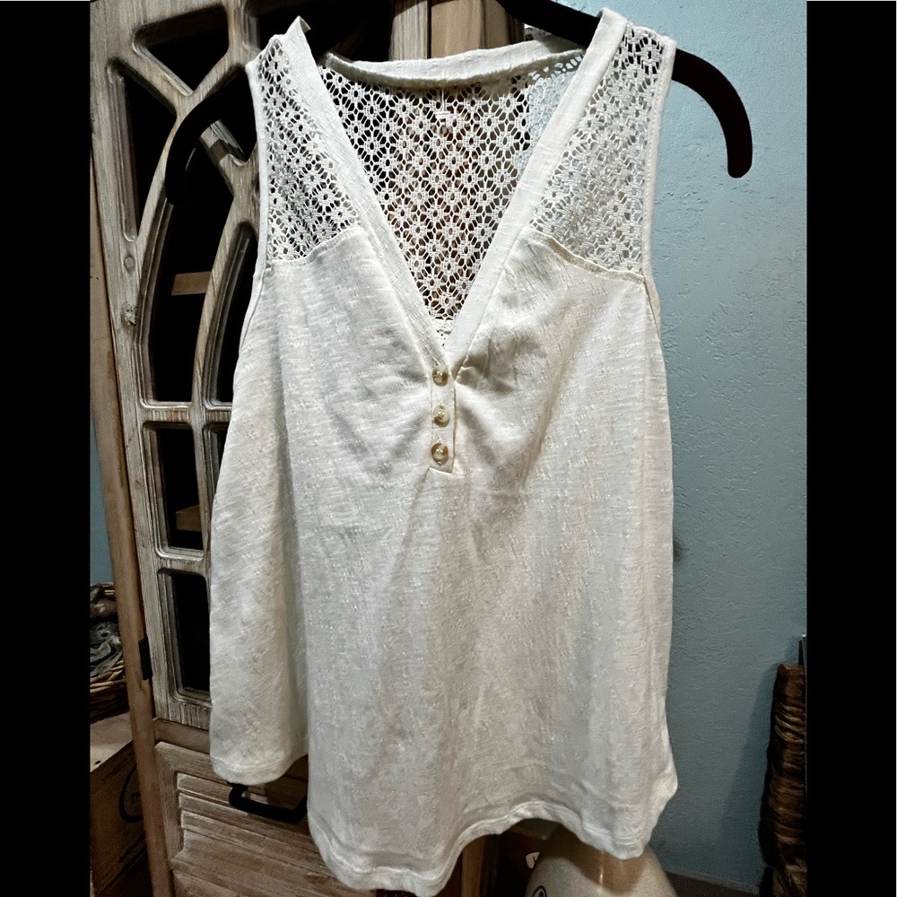 Sleeveless top